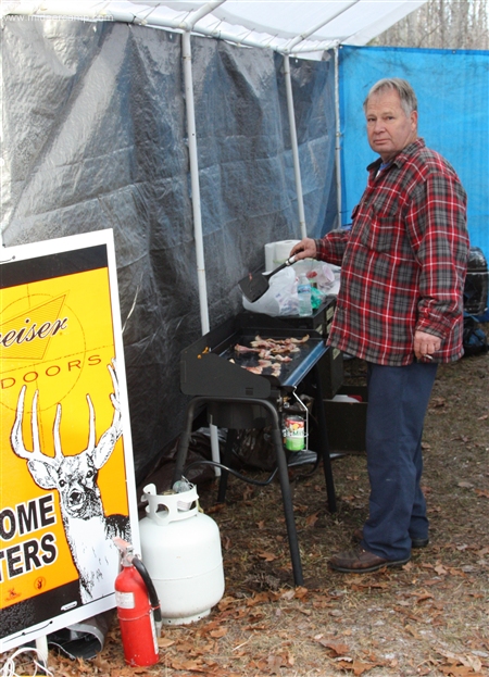 Larry cooking on the new griddle, pic14