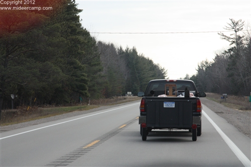 mideer2012pic3a.jpg, The back of Daves trailer going North