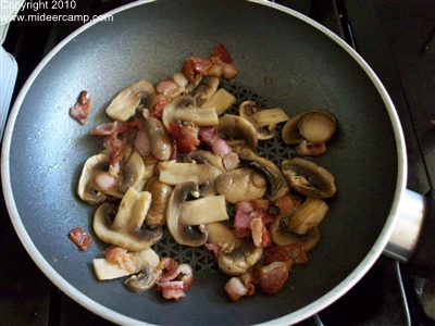 Mushrooms fryed with bacon pic4.jpg